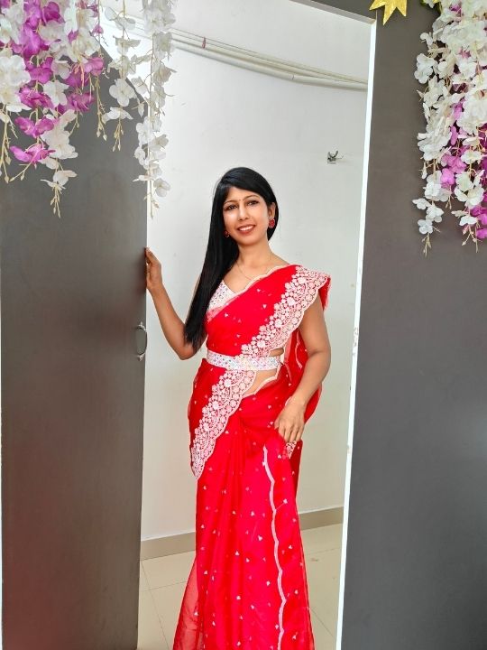 women-in-red-saree